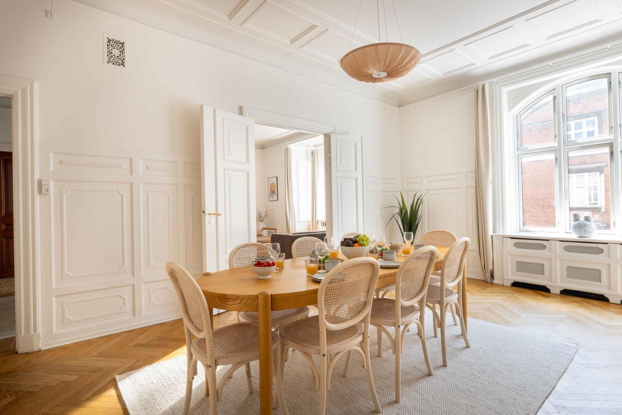 Lovely 3br Manor 5 Min From Tivoli Gardens Kopenhagen